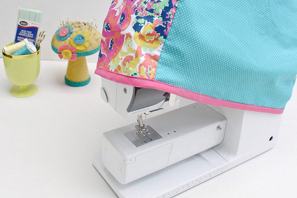 Reversible sewing machine cover - WeAllSew