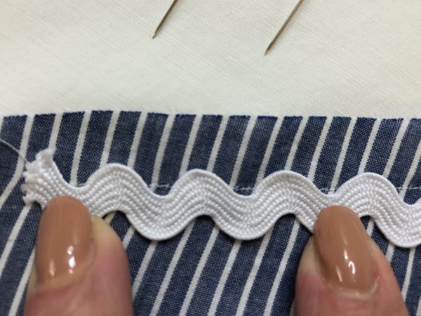 3 ways to sew on ric rac for different looks // #projectdressagirl2022 //  @whatmandymadenext8120 