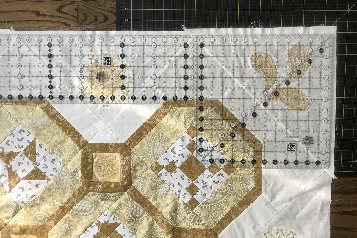 BERNINA_125th_Anniversary_Quilt-along_Month_5_ruler_placement