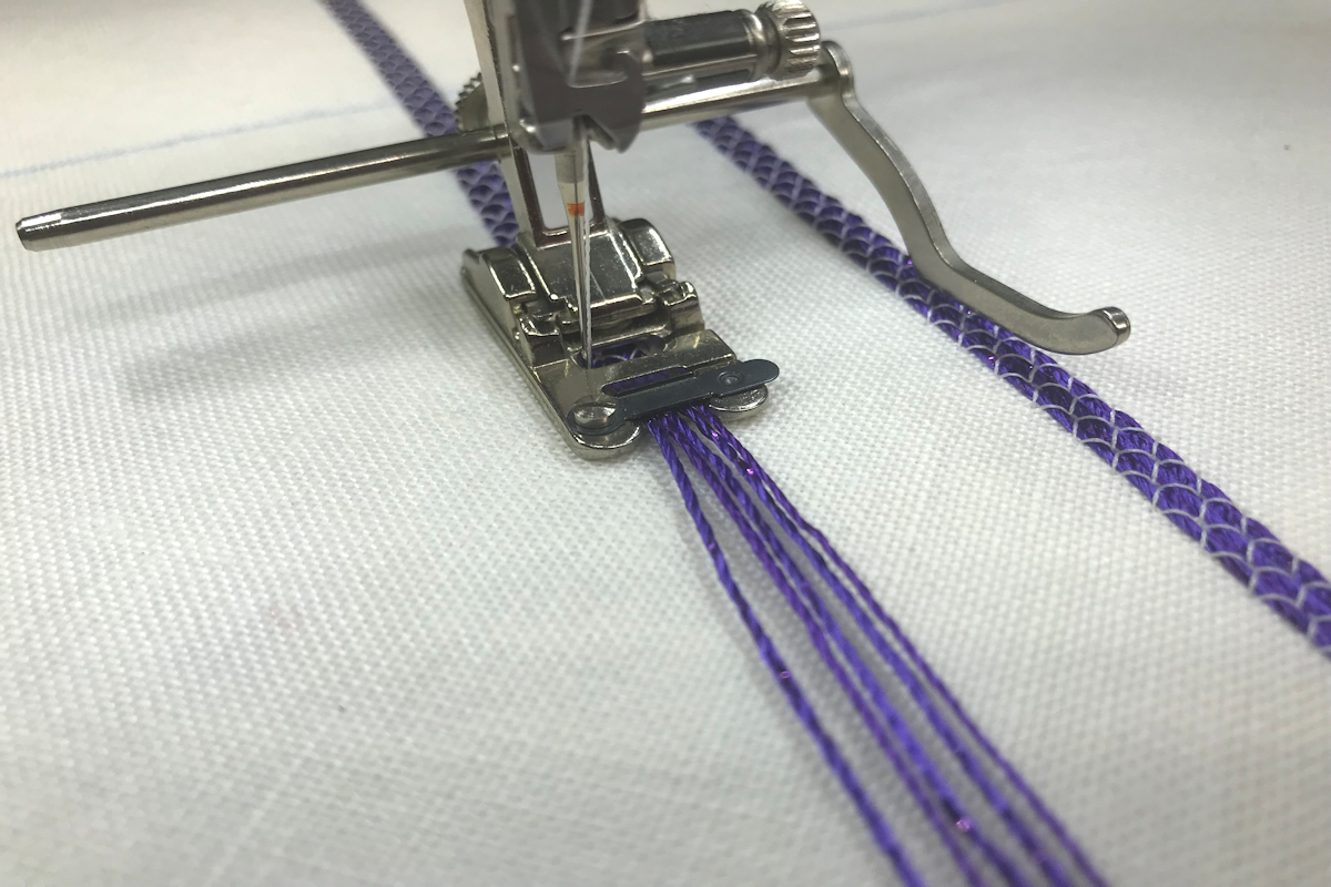 Piping: How to Make and Insert Covered Cord - WeAllSew