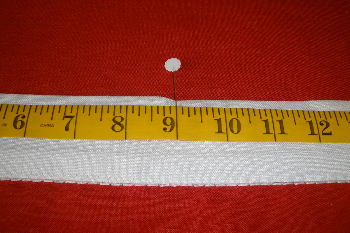 Marking_Center_of_Placket_for_Buttonholes