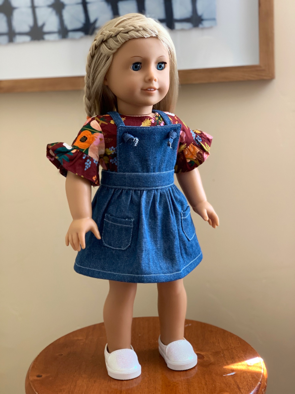 I love this simple, elegant doll skirt tutorial. It couldn't be any easier…   Doll clothes tutorial, American girl doll clothes patterns, Doll clothes  american girl
