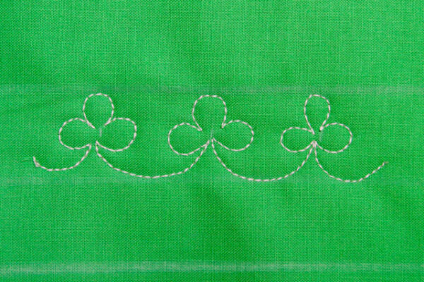 complete the simple Clover border