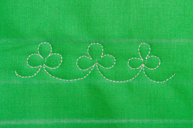 complete the simple Clover border