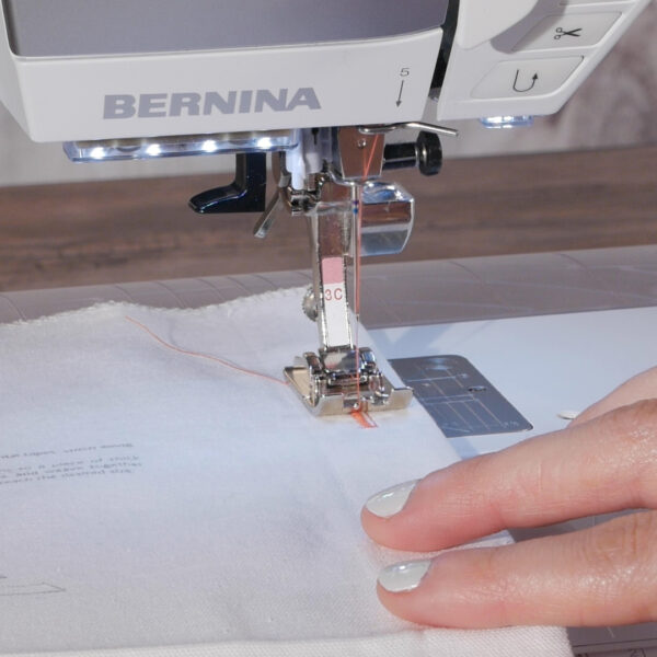 Buttonholes_manual_buttonhole_sewing