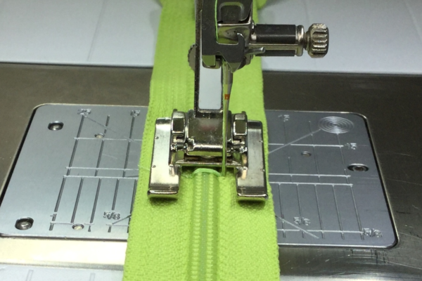 Using a Bernina Invisible Zipper Foot :: - SewKatieDid