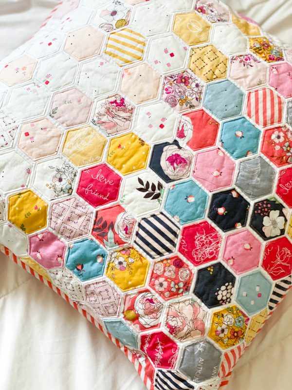 Pillow project for WeAllSew by Minki Kim