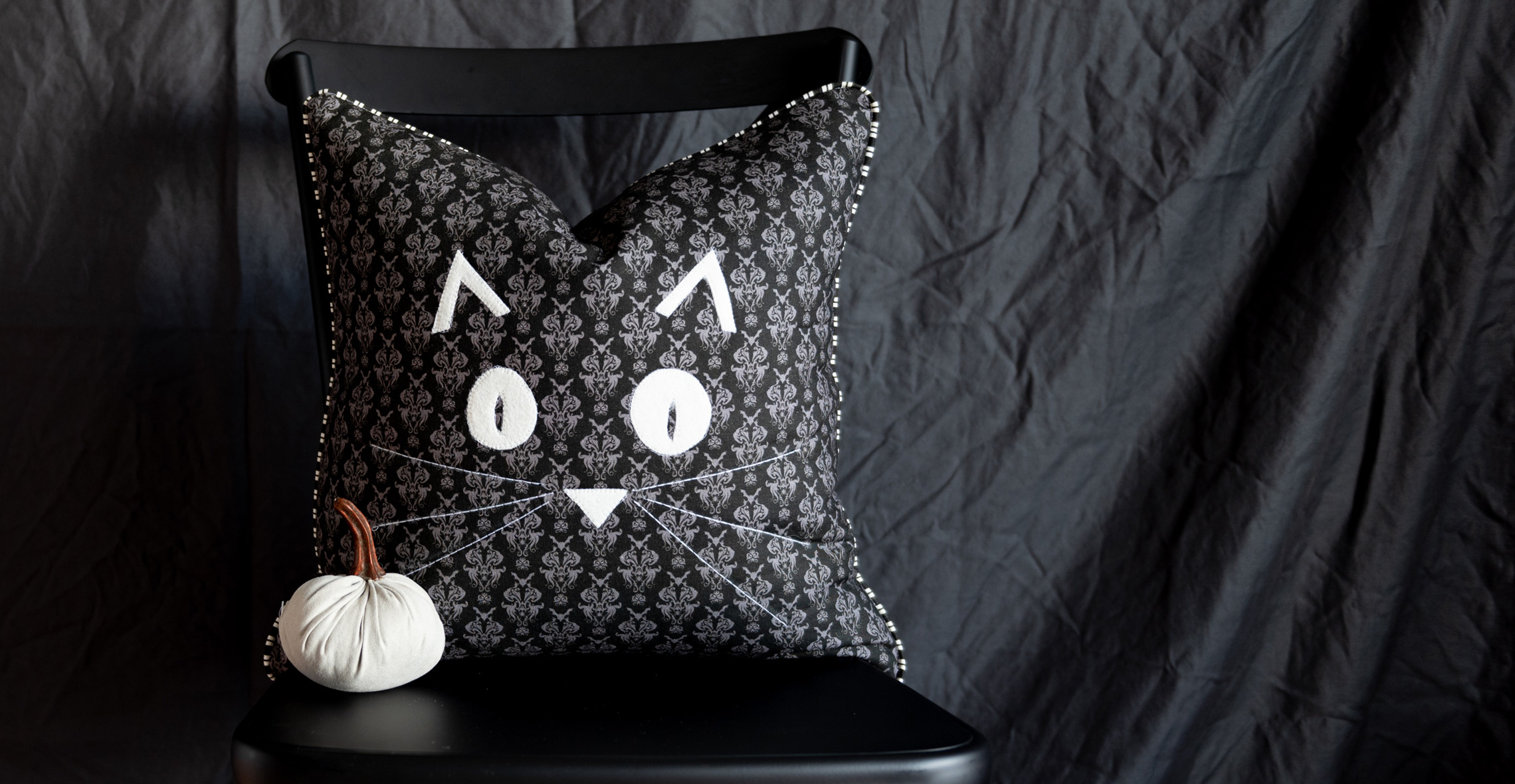 halloweenpillowslider WeAllSew