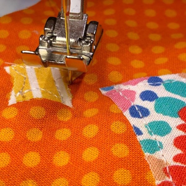 Appliqued Bib Burp Cloth Set Tutorial: stitch applique detail