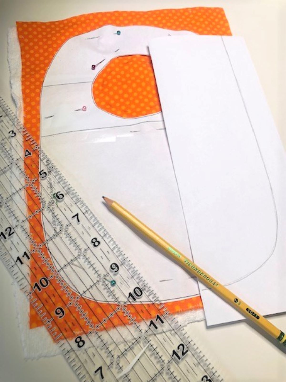 Appliqued Bib Burp Cloth Set Tutorial: preparing the pattern