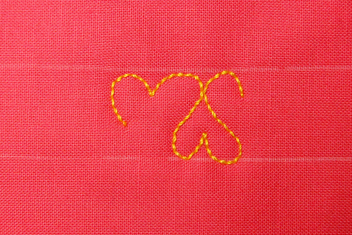 Free Motion Quilt Hearts in a Border - Letter S