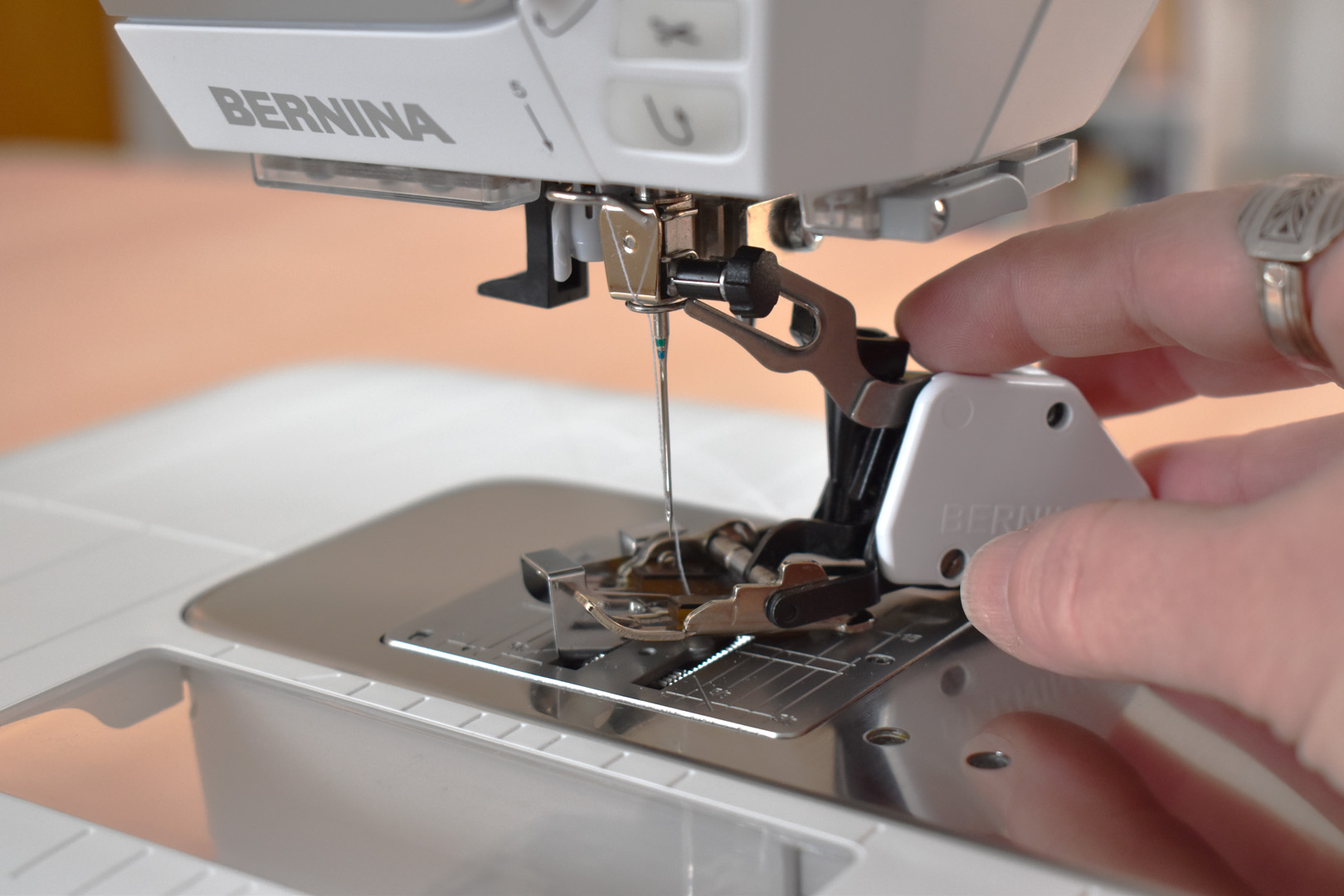 NEW WALKING FOOT ATTACHMENT TO FIT BERNINA 1260 SEWING MACHINES. 