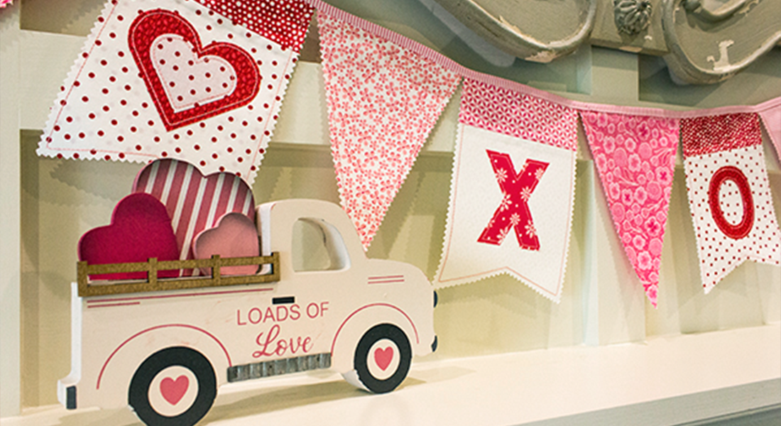 XOXO Bunting Feature 1100x600