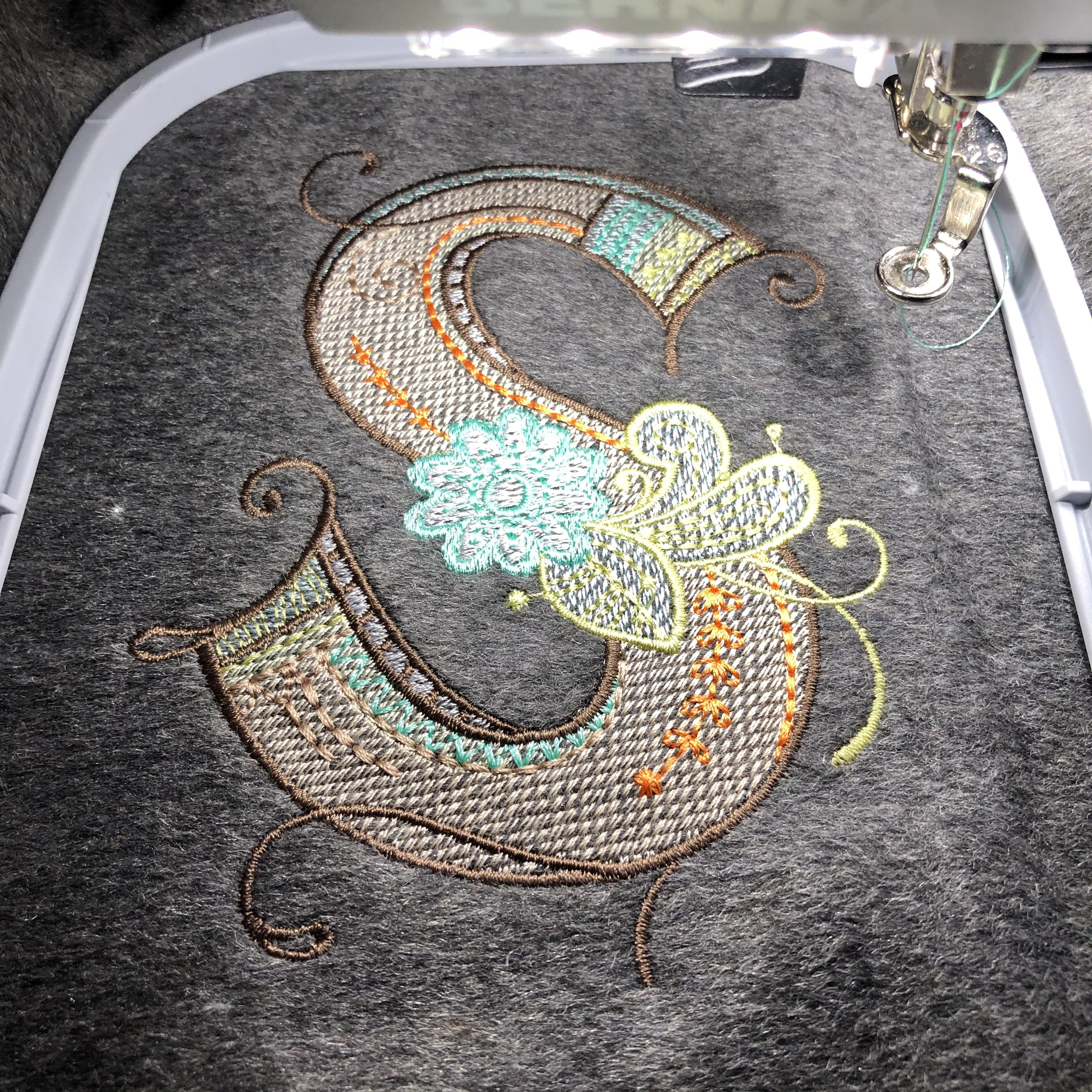 Multicolor Embroidery: Start Embroidery