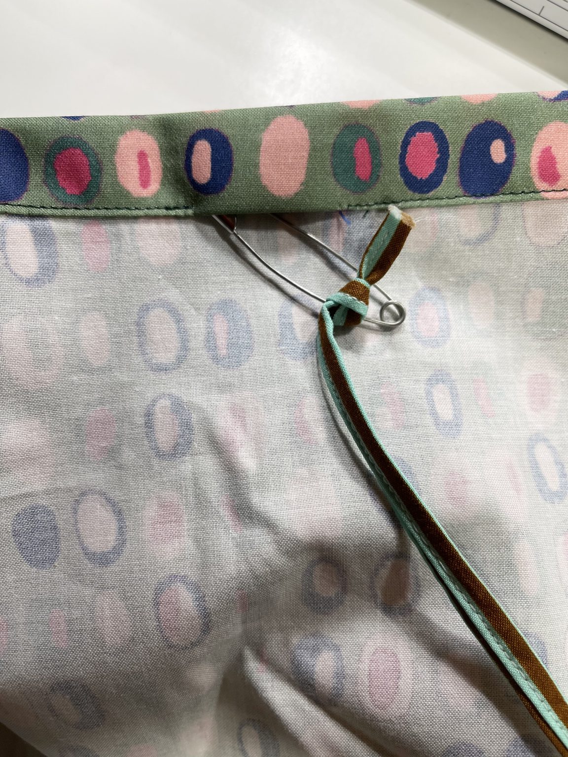 Tutorial: Learn How to Sew a Lunch Bag - WeAllSew