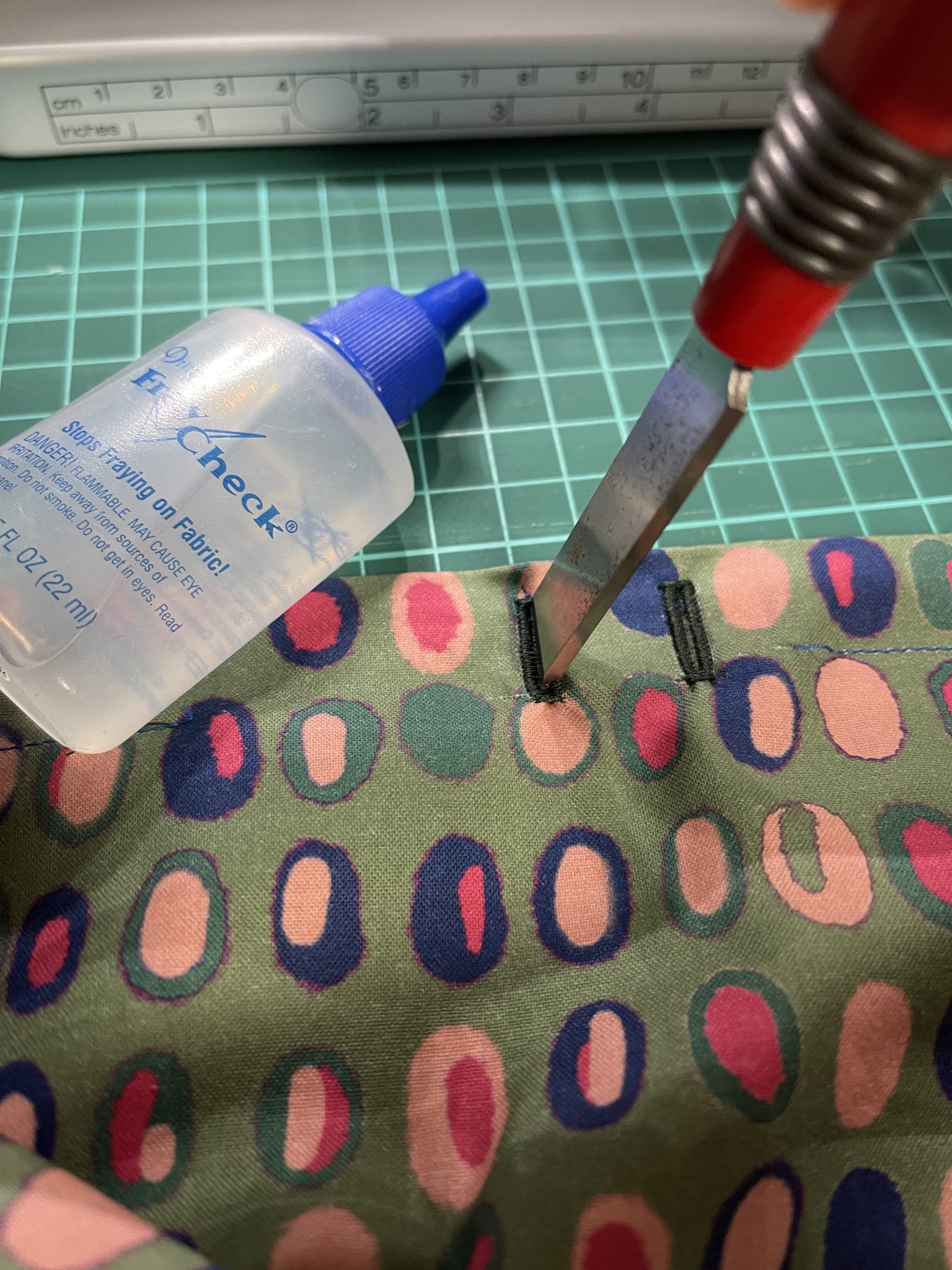 Tutorial: Learn How to Sew a Lunch Bag - WeAllSew