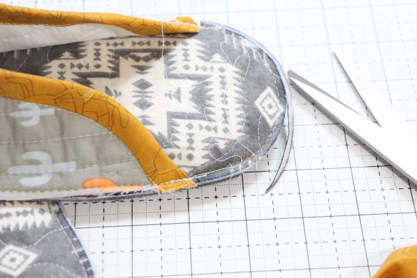 How to make your own quilted fabric for the Quilted Slippers — Sew DIY