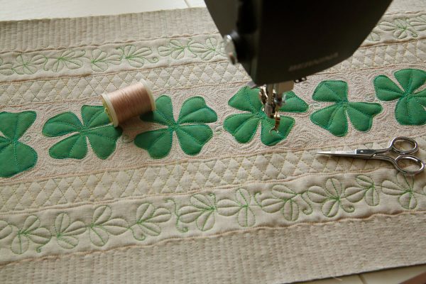 Learn to FMQ Finishing Touches, Shamrock Table Runner