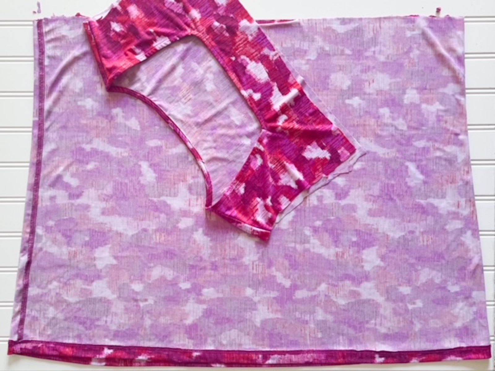Scarf Style Bib Tutorial: Cutting the Fabric