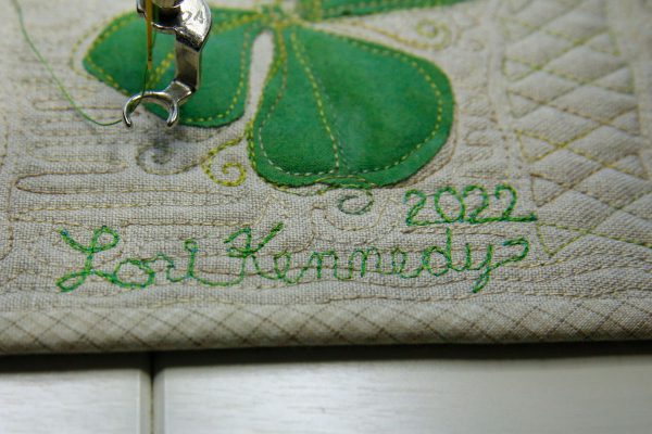 FMQ your signature, Learn to FMQ Finishing Touches, Shamrock Table Runner