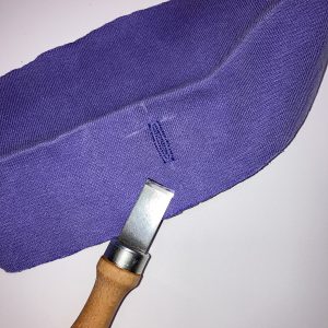 WAS_Sweatshirt_Bag_22_Cutting_buttonhole_BERNINA_WeAllSew_Blog_1200x1200px