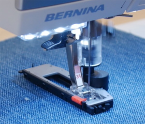 MTC_3_Ways_Mending_08_Darning_23_in_action_BERNINA_WeAllSew_Blog_550x469px