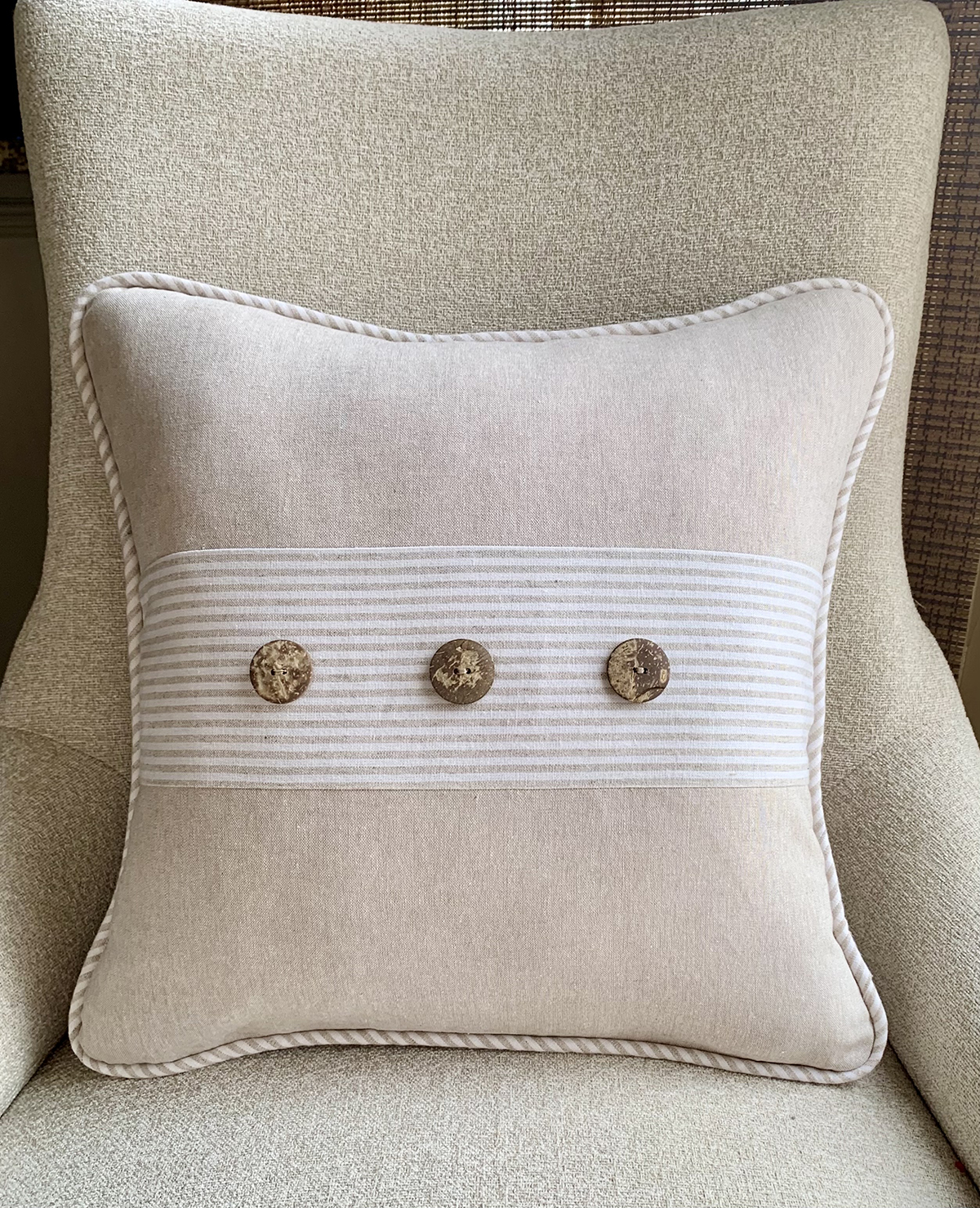 How to Sew a Professional Looking Piped & Zippered Pillow Cover 
