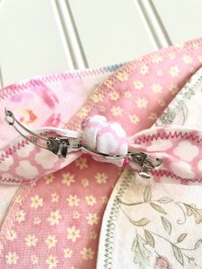 Sew Sweet and Simple Fabric Hair Bows Tutorial: Tie Bow onto Clip