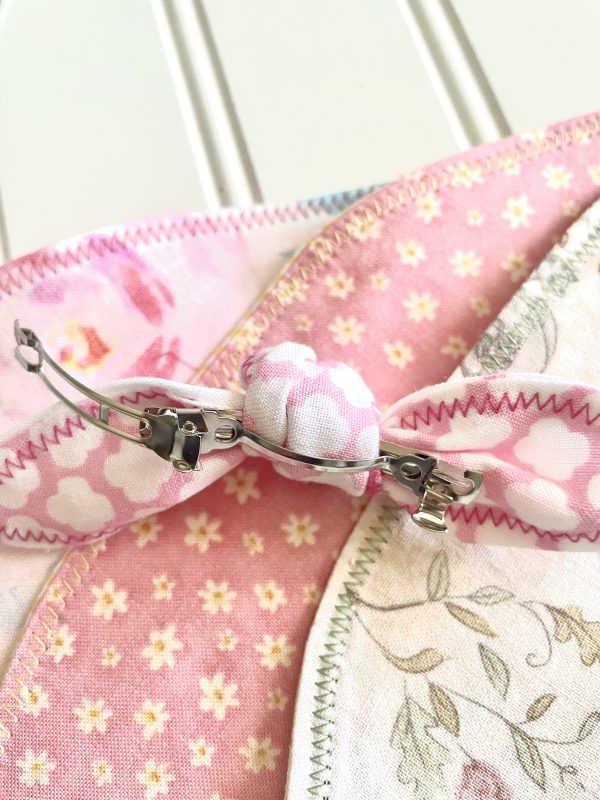 Sew Sweet and Simple Fabric Hair Bows Tutorial: Tie Bow onto Clip 