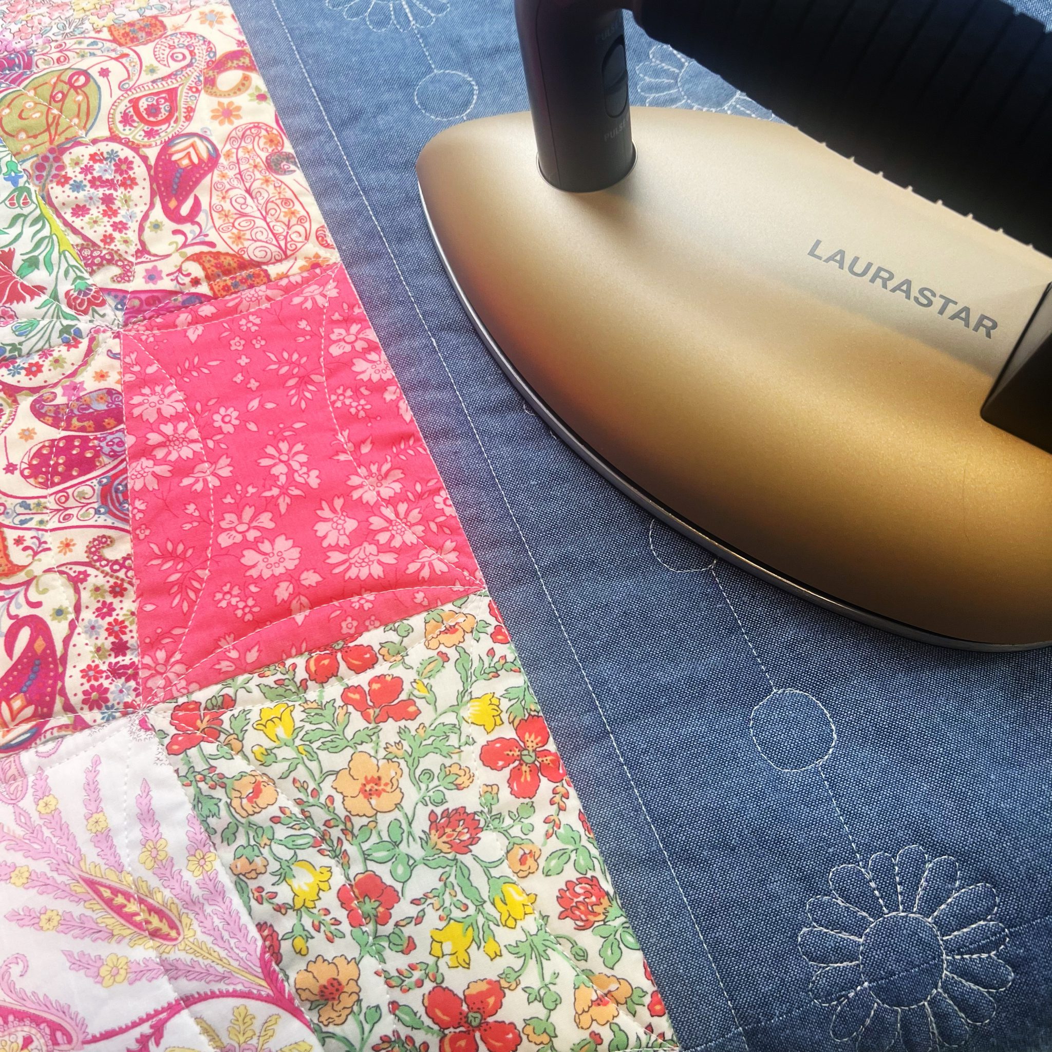 BERNINA Q20 Sitdown Edge to Edge Quilting WeAllSew