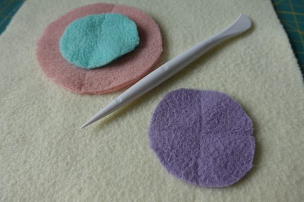 Sew Your Own Snuffle Mat DIY - mark the center of your circles
