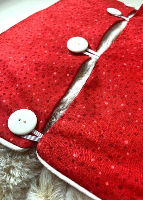 Back of pillow wrap with buttons and loops