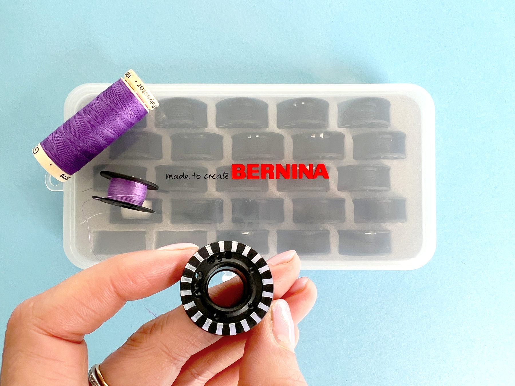 BERNINA B735 REVIEW JUMBO BOBBIN - WeAllSew