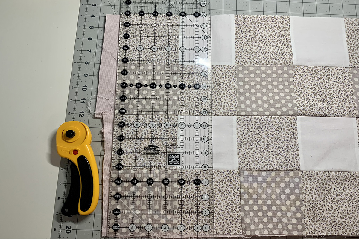 Serger_Baby_Quilt_#2_Post_22_trim_cuddle_fabric_length_BERNINA_WeAllSew_Blog_1200x800px