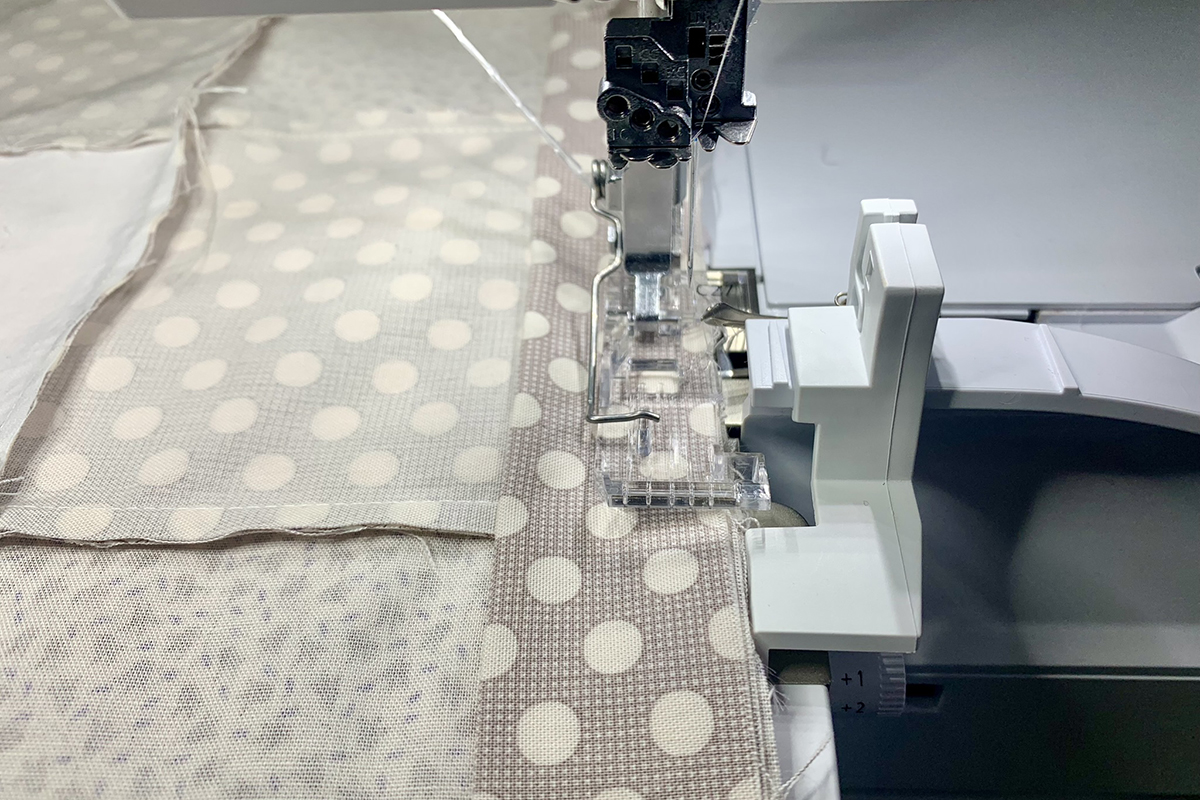 Serger_Baby_Quilt_#3_Post_20_sewing_with_clear_foot_BERNINA_WeAllSew_Blog_1200x800px