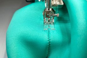 Neoprene_Lunch_Tote_Embroidery_30_sewing_bottom_of_bag_BERNINA_WeAllSew_Blog_1200c800px.JPEG