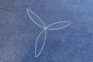 Serger_Tic_Tac_Toe_#2_16_Blue_Petals_TTT_WAS_BERNINA_WeAllSew_Blog_1200x800px