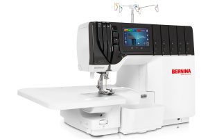 WAS_Piping_on_the_Overlocker_03_L890_BERNINA_WeAllSew_Blog_1200x800px