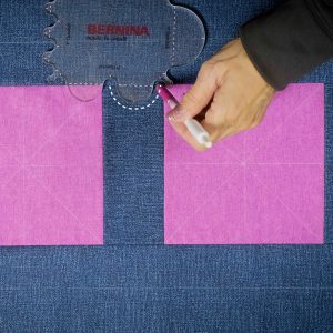 Clamshell_Ruler_Clamshell_Ruler_05_Marking_Short_sash_BERNINA_WeAllSew_Blog__BERNINA_WeAllSew_Blog_1080x1080px