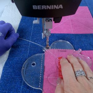 Clamshell_Ruler_Clamshell_Ruler_07_Pull_Up_Bobbin_BERNINA_WeAllSew_Blog__BERNINA_WeAllSew_Blog_1080x1080px