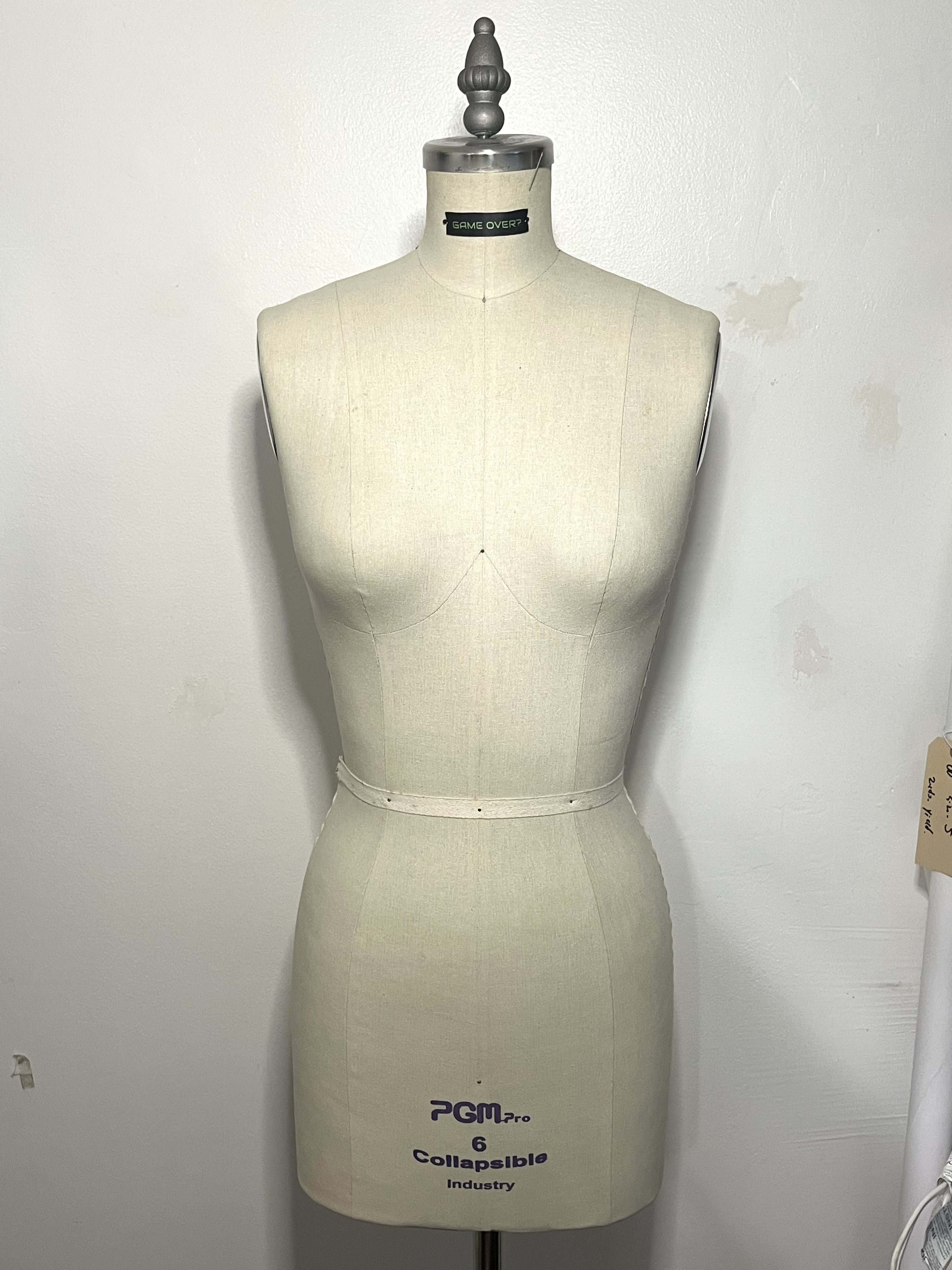 Hi everyone, I know Tailors need a good dress form to drapping. But when my  friend aksed me “Why we need a dressform like human size/shape, everybody  has their own size/shape?” I