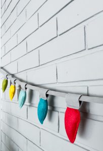 Felt Bulb Garland Tutorial - finished garland side shot