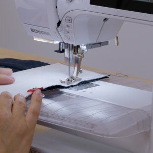 Upcycle_Jeans_to_Bag_19_sewing_bottom_BERNINA_WeAllSew_Blog_1080x1080px