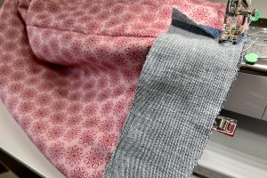 Upcycle_Jeans_to_Bag_33_sewing_binding_to_bag_at_start_BERNINA_WeAllSew_Blog_1200x800px