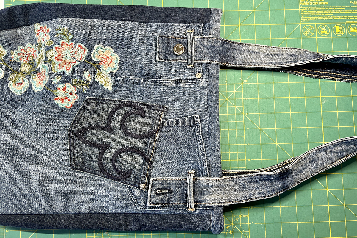 Upcycle_Jeans_to_Bag_45_other_handle_with_belt_loop_BERNINA_WeAllSew_Blog_1200x800px
