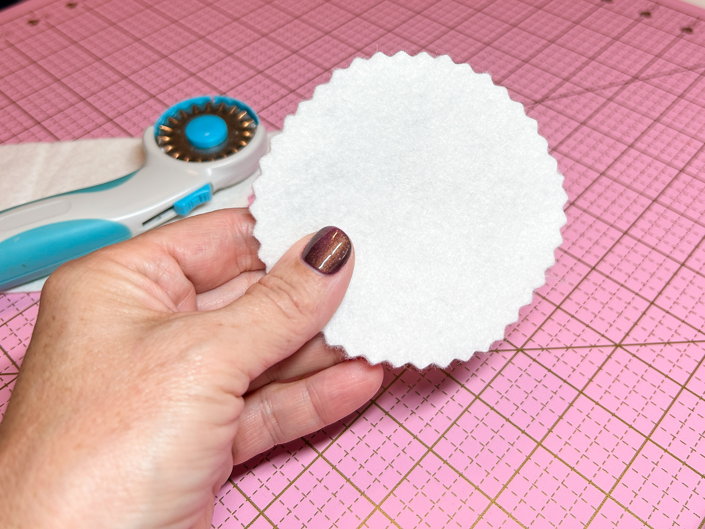 felt circle cut with pinking shears