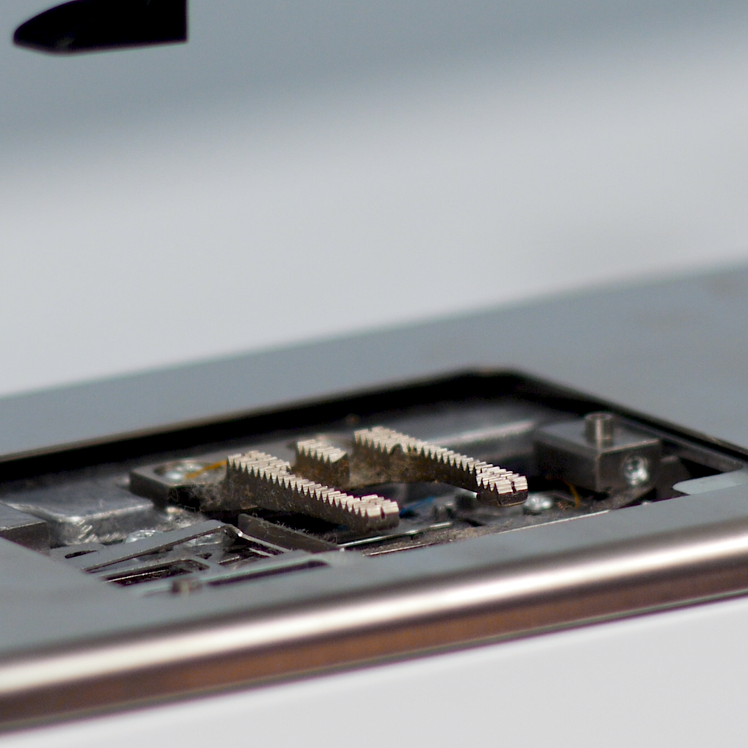 remove stitch plate