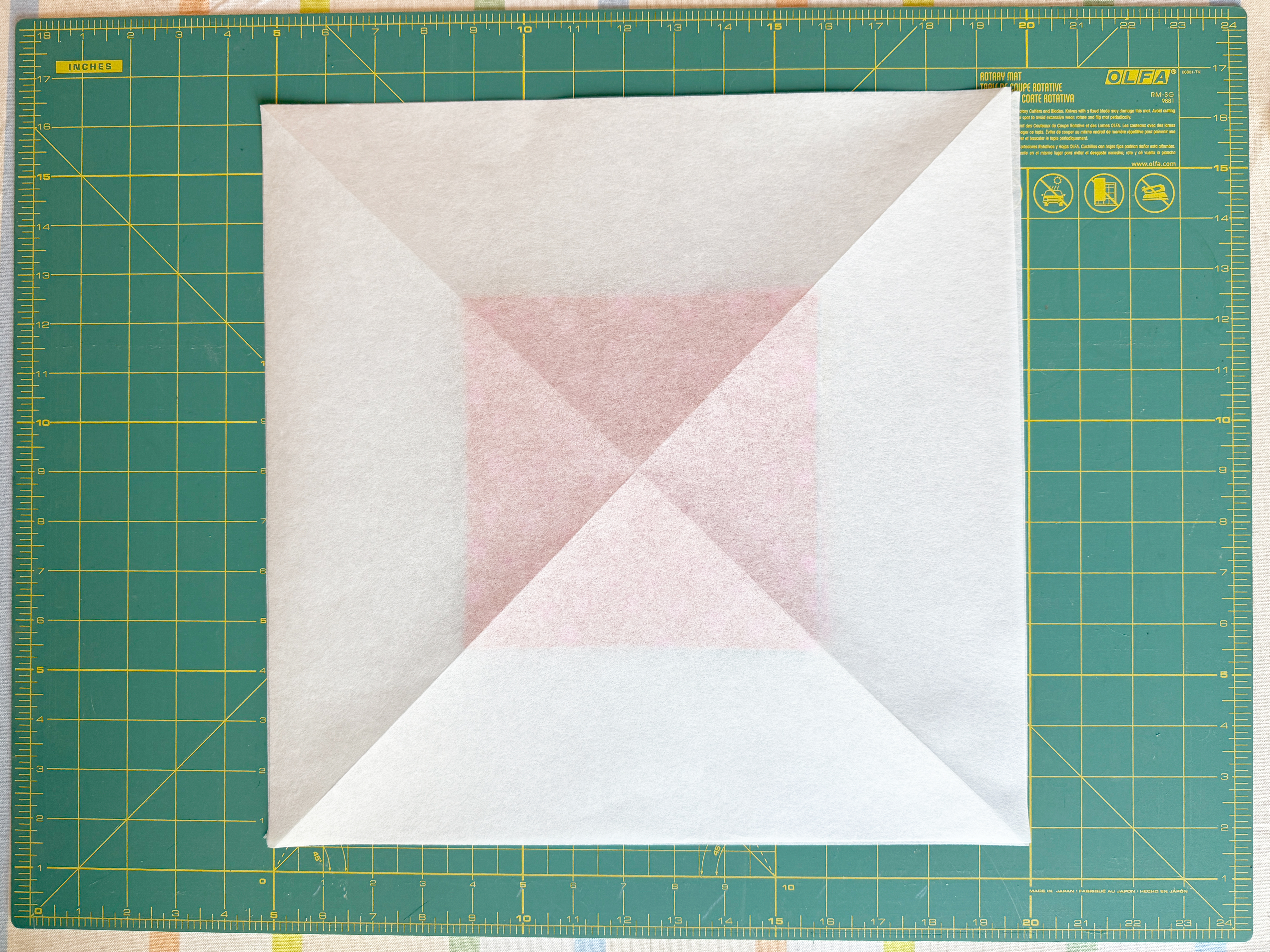 second stabilizer placed on top with green background