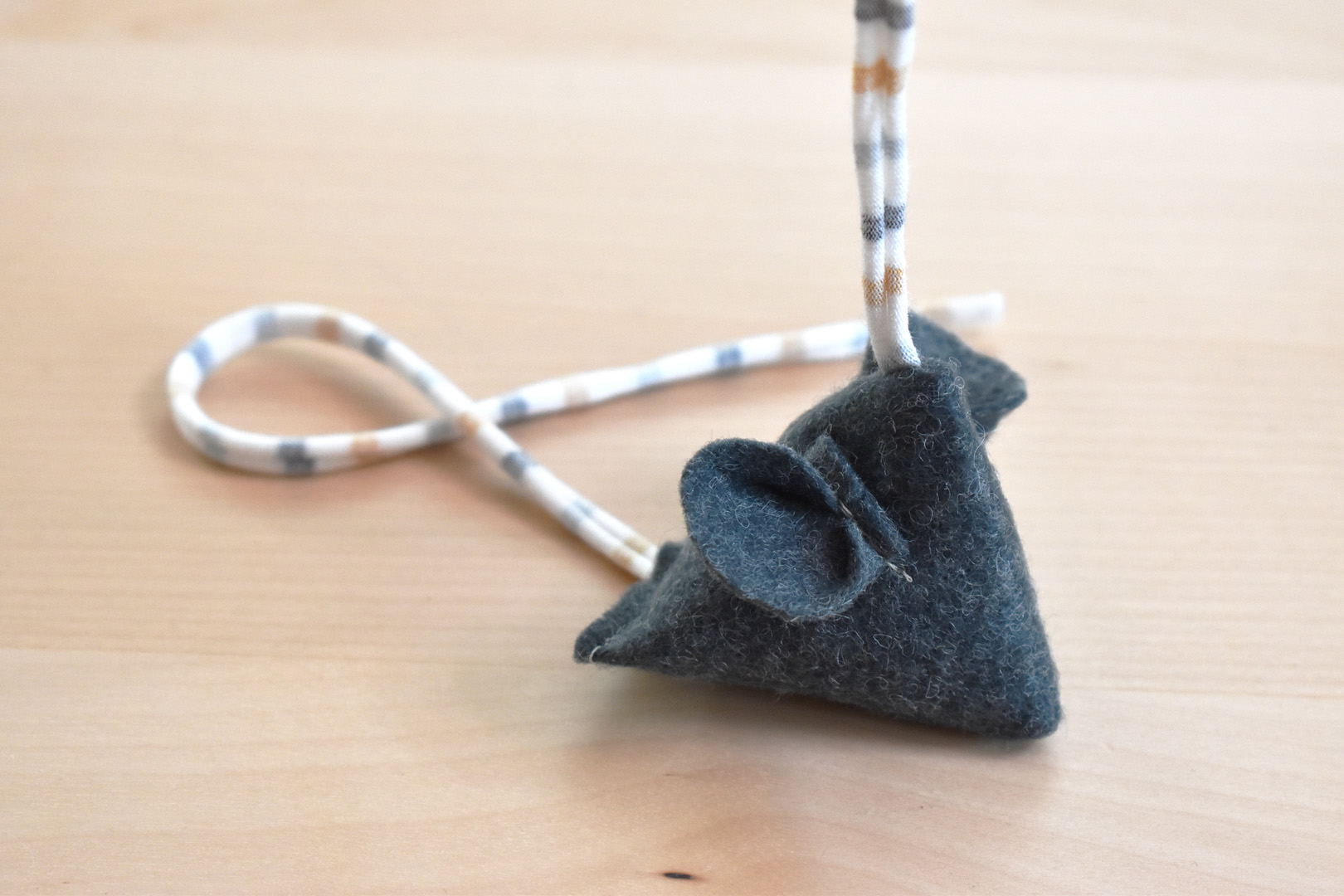 Cat wand toy