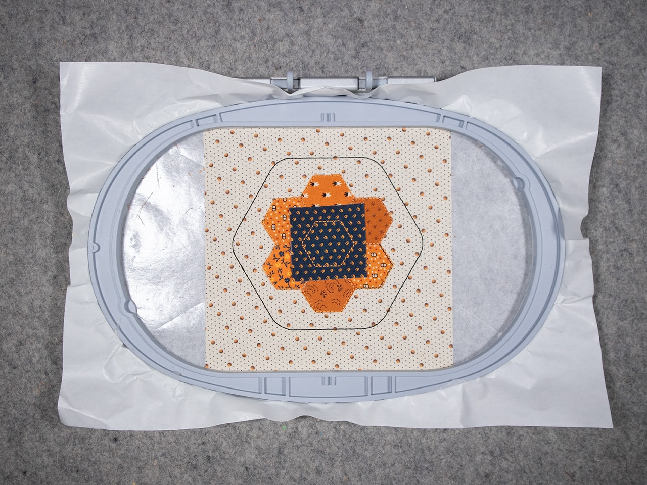 Stitch the cutting stitch. 